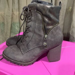 Women’s boots